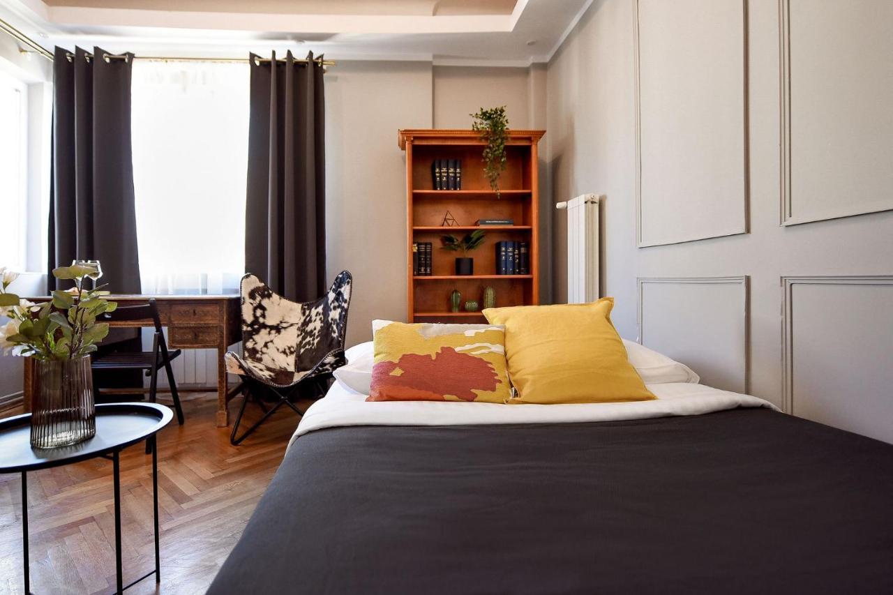 Stylish & Spacious Apartment Near The Old Town - A Touch Of History, A Dash Of Modernity Βουκουρέστι Εξωτερικό φωτογραφία