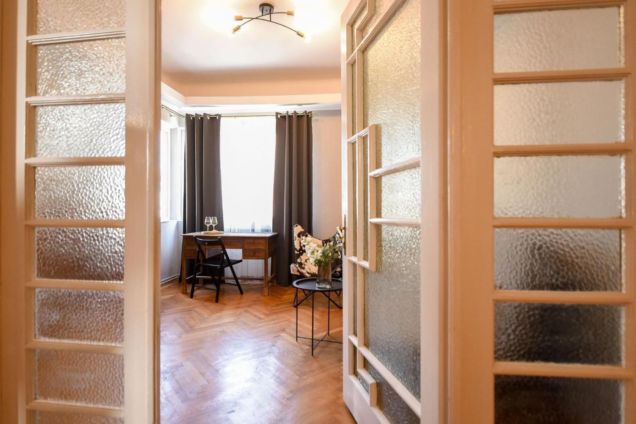 Stylish & Spacious Apartment Near The Old Town - A Touch Of History, A Dash Of Modernity Βουκουρέστι Εξωτερικό φωτογραφία